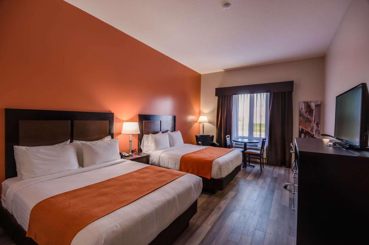 Econo Lodge Inn & Suites Saint Apollinaire Exterior foto